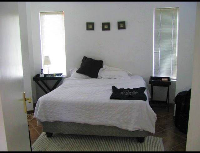 2 BEDROOM PROPERTY TO RENT IN LONEHILL
